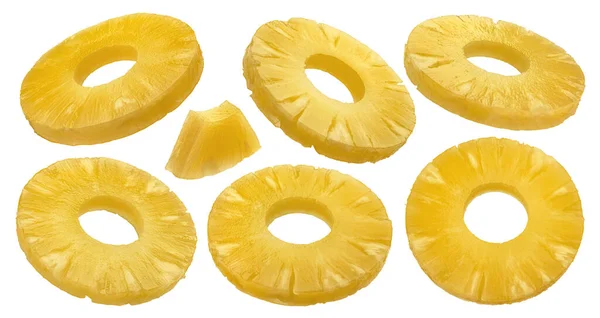 Консервированные ананасовые кольца изолированы на белом фоне — стоковое фото