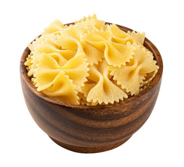 Beyaz arkaplanda kırpma yolu ile izole edilmiş çiğ farfalle makarna