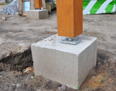  Teraslı ahşap ayağı sahibi. Ahşap ayağı yükleme ev Teras ve ahşap sundurma çatı için.