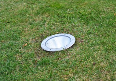 Bahçe Işık fenerler çim. Bahçe tasarımı. 