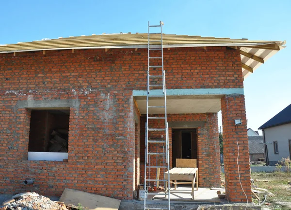 Roofing Konstruksi Dengan Wooden Roof Trusses — Stok Foto