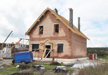 Çatı ustası çatı ve yatıyordu asfalt çatı Zona. Çatı inşaat ev.