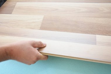 Yalıtım ile döşeme ve levhalar ses yalıtımı yüklenici ahşap yükleme laminat.