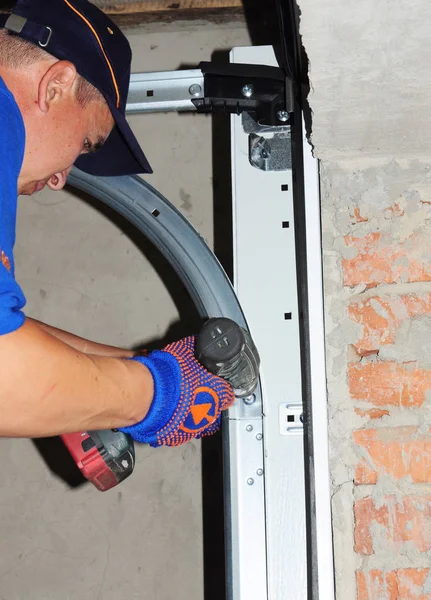  Yüklenici onarım garaj kapı yaylar. Garaj kapı değişimi, garaj kapısını tamir. Garaj kapısı açacağı onarın. Yüklenici yükleme garaj kapısı açacağı. 