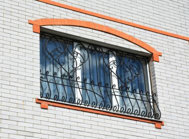 Metal ızgara penceresi için. Güvenlik barlar. Ev pencere demir güvenlik barlar. Pencere güvenlik kalasları.