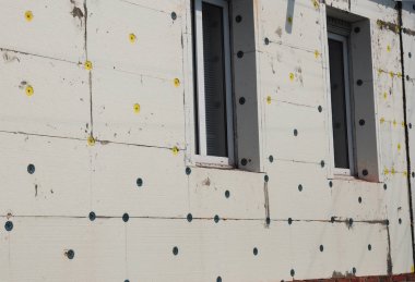  Köpük yalıtım ile bitmemiş ev. Yalıtım House enerji tasarrufu için. 