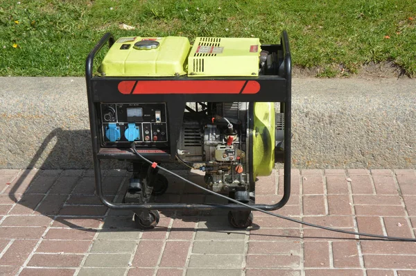 Generador portátil diesel. Primer plano en Mobile Diesel Backup Generator . — Foto de Stock