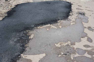 Asfalt kaplama. Yol döşeme.