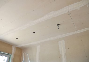 Tavan inşaat ve onarım Alçıpan kurulu ile. 