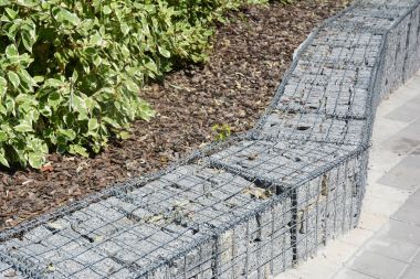 Modern Gabion çit tel içinde taş olan mesh. 