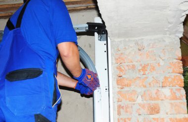 Garaj kapısı teyp ölçme ile yükleme yüklenici.