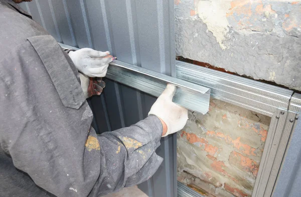 Oude Huis Muur Reparatie Van Stichting Renovatie Met Het Installeren — Stockfoto