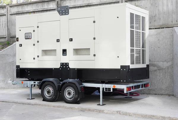 Generador de espera. Generador diesel de energía industrial Caravana . — Foto de Stock