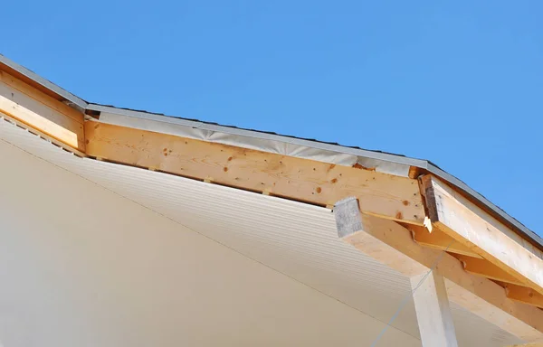 Close House Roofing Construction Installing Fascia Boards — Stock Photo, Image