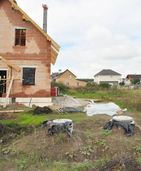 Septik Menhol Kapağı Beton Tank Inşaat Sitesine Yükleme — Stok fotoğraf