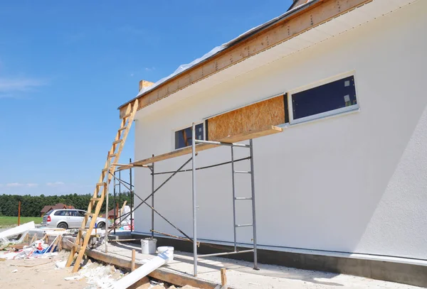 Renovación Pared Casa Con Yeso Aislamiento Cimientos Estuco Aleros Reparación — Foto de Stock