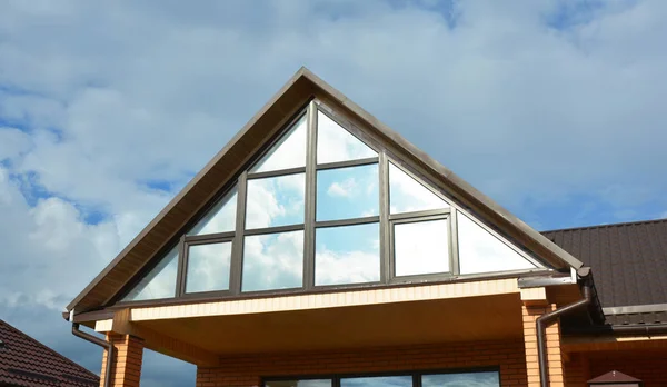 Budowa Domu Poddaszu Konserwatorium Taras Dachu Domu Panoramicznym Widokiem Oranżerii — Zdjęcie stockowe