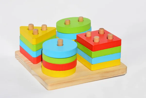 Multifunktionsspielzeug. Lern- und Erziehungsmethode für die Kindererziehung. Spielzeug und Materialien für Kinder. — Stockfoto