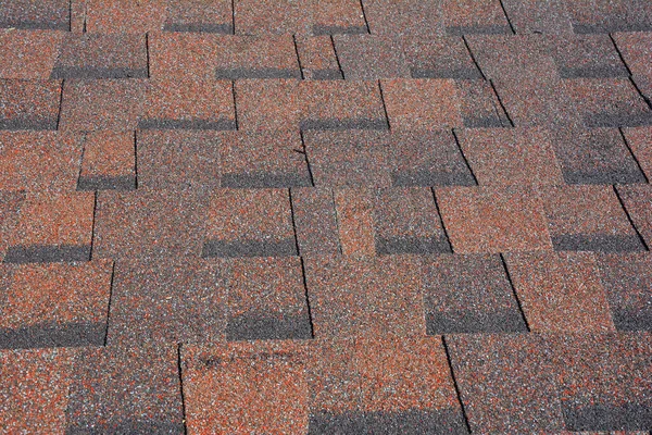 Herpes zóster asfalto Texturizado Foto de fondo. Tejas rojas - Construcción de techos, Reparación de techos . — Foto de Stock