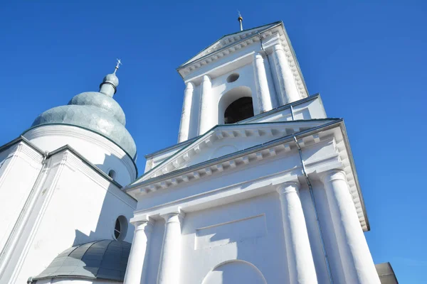 ニズイン ウクライナの旧ポクロワ ウクライナ教会の写真 — ストック写真
