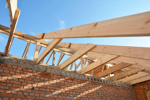 Roofing Construction Stage Roof Framing Installation Wooden Trusses Eaves Braces — Stock Photo, Image