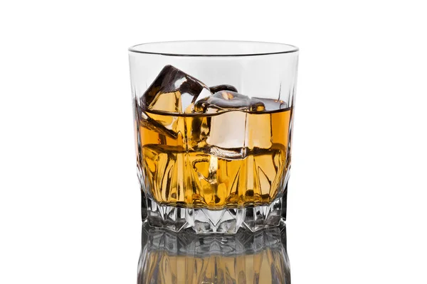 Sticlă Whisky Gheață Fundal Alb — Fotografie, imagine de stoc