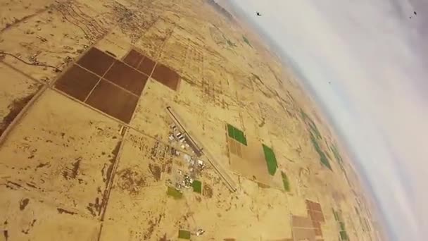 Paracadutismo Skydiver sopra le sabbie dell'Arizona. Sport estremi. Altezza. Volo — Video Stock