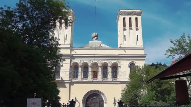 Sint-Petersburg, Rusland - 19 juli 2016: Gevel Lutheran church of Saint Peter en Saint Paul in Sint-Petersburg. — Stockvideo