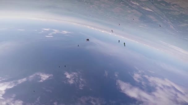 Chicago, Amerika Birleşik Devletleri - 20 Haziran 2015: Profesyonel skydivers formasyonu gökyüzü içinde olun. Aşırı spor. Hız. Adrenalin — Stok video
