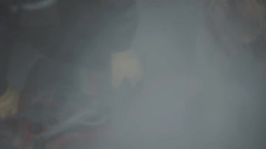 Saint Petersburg, Rusya Federasyonu - 26 Eylül 2016: Toz ve toz tarafından alt bıçkılar çamura beton üreten bir sürü hendek.