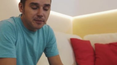 Smartphone web üzerinde canlı video yayını söz videoblogger eğlenceli