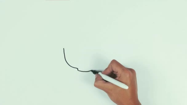 Человек руки рисовать чашку чая на блюдце с помощью черного маркера пера на доске и вытирать его — стоковое видео