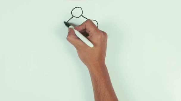 Man hand snelheid tekenen vertakkende diagram binar mlm met zwarte viltstift op whiteboard — Stockvideo