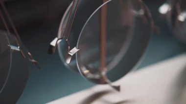 Yeni lensler Fabrikası'nda konveyör üzerine salıncak yaptım