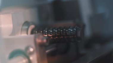 Metal vida ileri geri çalışma makine imalatı, gidiş