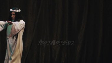 Saint Petersburg, Rusya - 20 Mayıs 2017: Cosplayers Festivali'nde Sahne Alanı'nda halk karakter kostümleri viy gösterilen