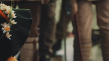 Saint Petersburg, Rusya - 20 Mayıs 2017: Sevimli zencefil kız kıza kostüm suçlu dişli Aba, Snufkin kostüm dilinde