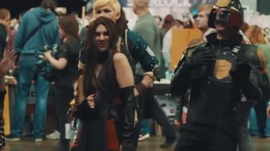 Saint Petersburg, Rusya - 20 Mayıs 2017: aynı anda dans medya kültür konveksiyon çekici kızlar