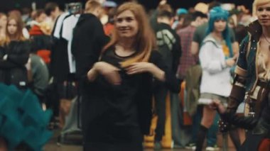 Saint Petersburg, Rusya - 20 Mayıs 2017: aynı anda cosplay festivalde dans çekici kızlar