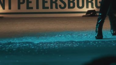 Saint Petersburg, Rusya - 20 Mayıs 2017: Cosplayer kız gösterme Sihirbazı karakter kostüm Festivali'nde sahne