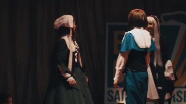 Saint Petersburg, Rusya - 20 Mayıs 2017: rosen kızlık anime karakter kostümleri Festivali'nde sahne üzerinde gösterilen Cosplayers
