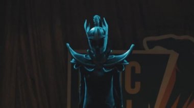 Saint Petersburg, Rusya - 20 Mayıs 2017: Cosplayer kız gösteren oyun haydut karakter kostüm stageat Festivali