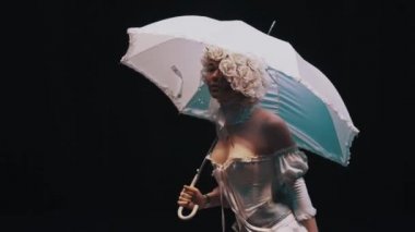 Saint Petersburg, Rusya - 20 Mayıs 2017: Cosplayer kız gösteren romantik anime karakter kıyafet festivalinde sahnede