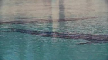 Yüzme Havuzu ile döşenmiş desen alt yüzeyine su dalgalanma