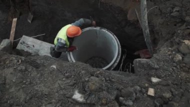 Sabit şapka işçi sökün beton odası kuyu halka hendekte metal ilmik