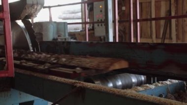 Yel değirmeninin kola makinesi kesim ahşap günlük tahta, metal silindir haddeleme