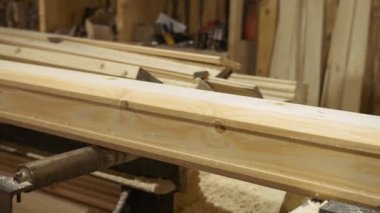 Ahşap kereste fabrikası'nda marangoz jointer makine dışarı kayar blok