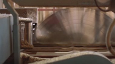 Endüstriyel iplik kesme Ahşap Doğrama makinesi, kurullarında gördüm