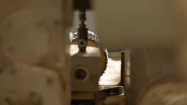 Makine kereste fabrikası'nda rafine çalışma ahşap tahta içinde