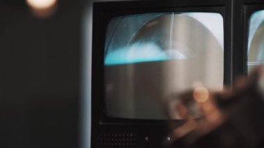 Tesis showig detaylı resmine çalışma eller izlemek